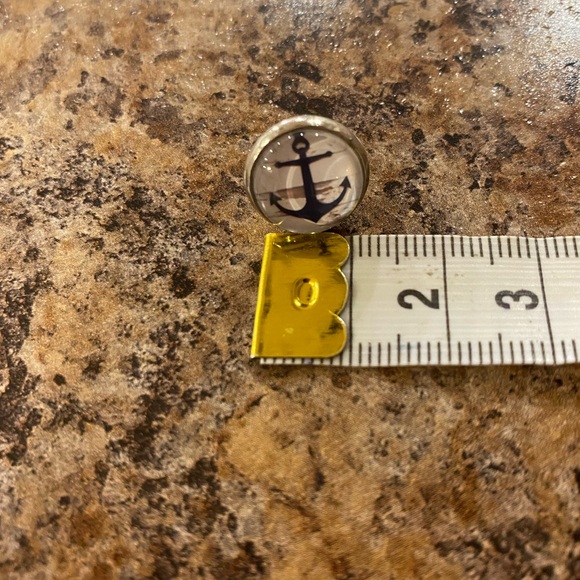 Glass anchor earrings - Picture 2 of 4